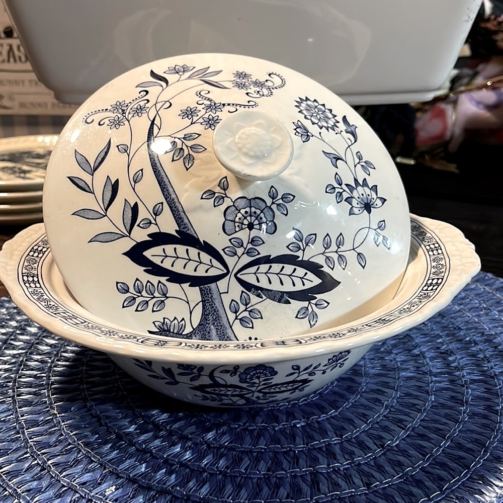Enoch Wedgeworth covered dish